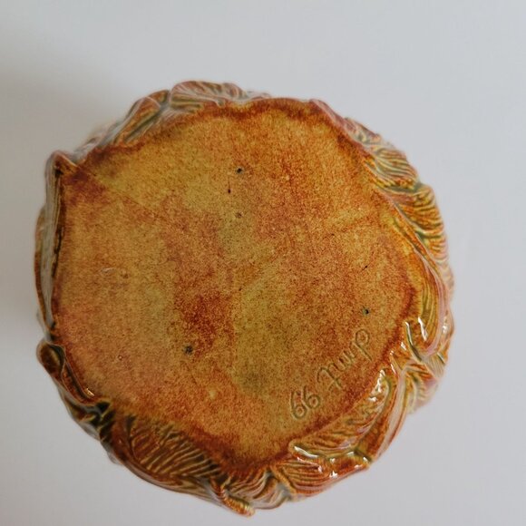 Handcrafted Ceramic Leaf & Acorn Candle Holder - Picture 2 of 12